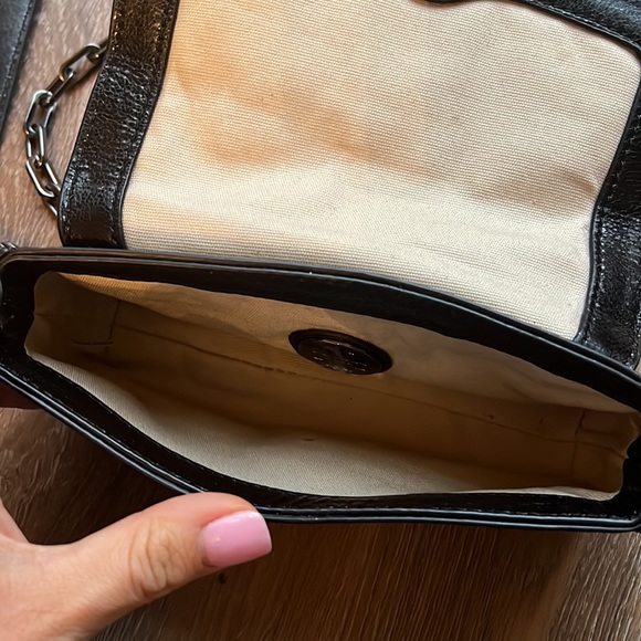 tory burch crossbody bag - Picture 3 of 3